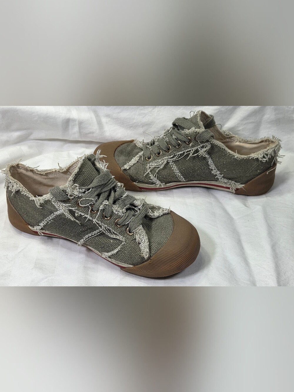 Steve Madden P-Jolt Patchwork Deconstructed Shag Sneakers Olive Green Woman Sz 7 - Picture 4 of 14